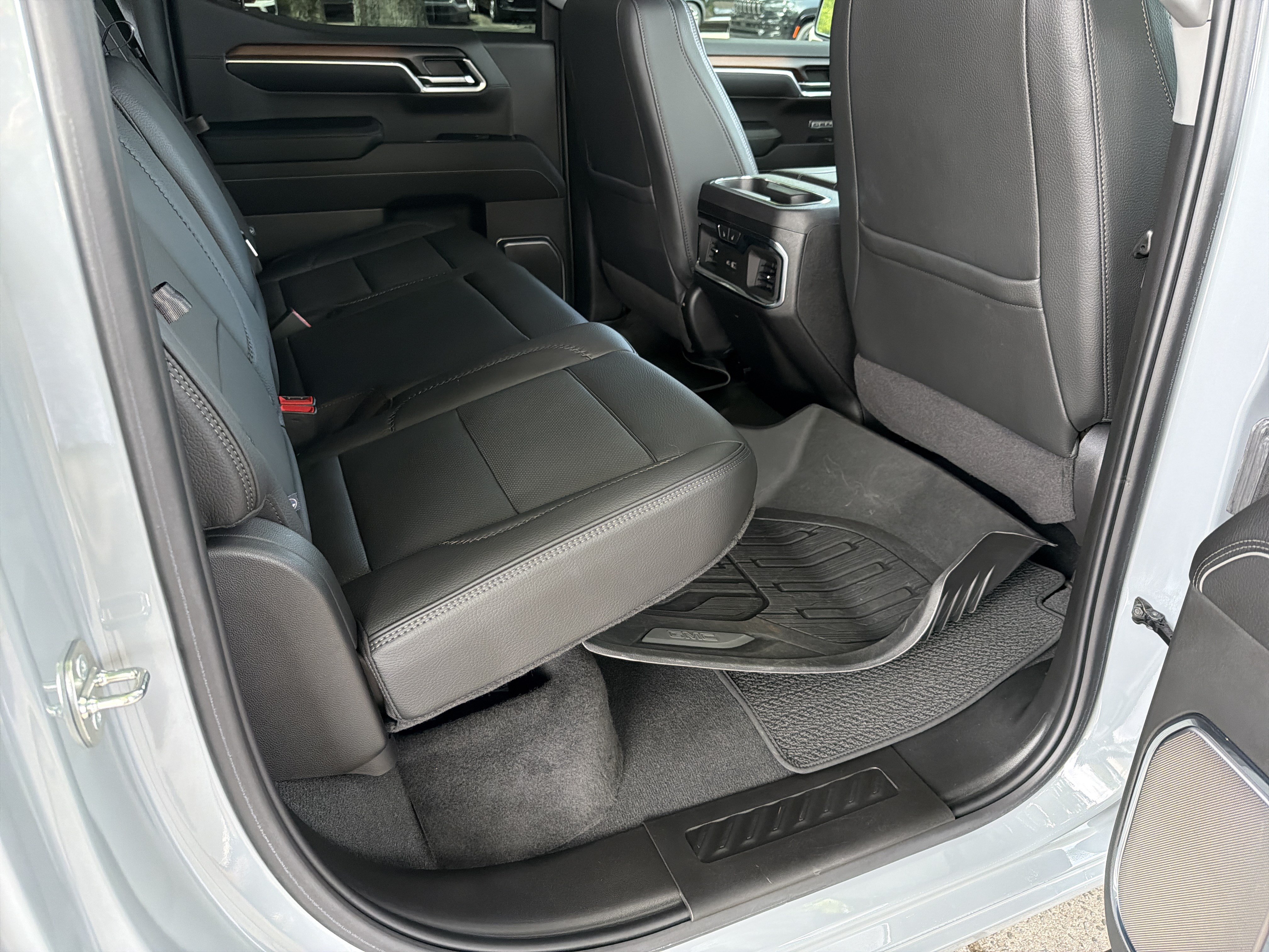 Used 2024 GMC Sierra 1500 Denali AWD/4WD image 22