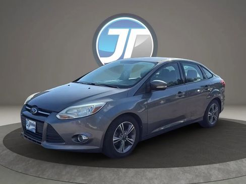 Used 2014 Ford Focus SE w/ SE Sport Package FWD image 15