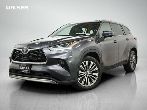 Used 2021 Toyota Highlander Platinum AWD/4WD image 1