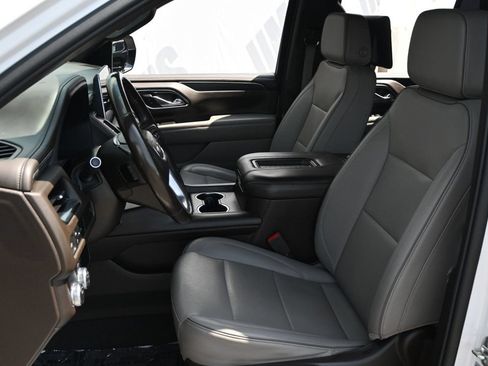 Used 2023 GMC Yukon SLT RWD image 16