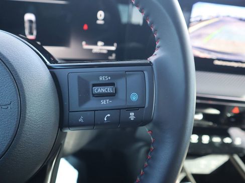 Used 2025 Nissan Kicks SR image 18