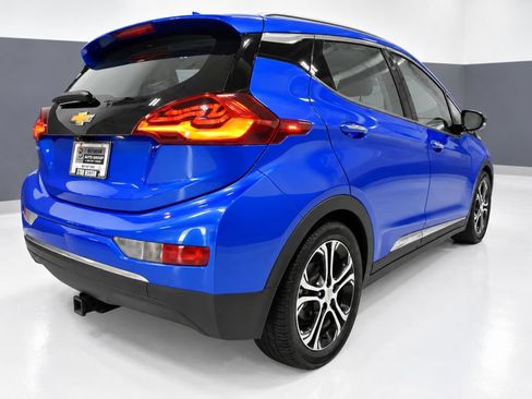 Used 2017 Chevrolet Bolt Premier w/ Driver Confidence II Package FWD image 8