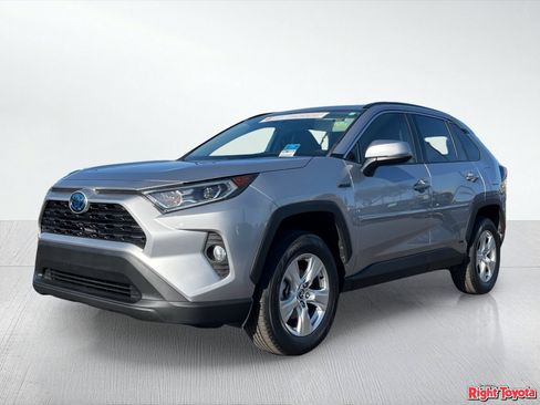 Certified 2021 Toyota RAV4 XLE w/ Carpet Mat Package (TMS) AWD/4WD image 2