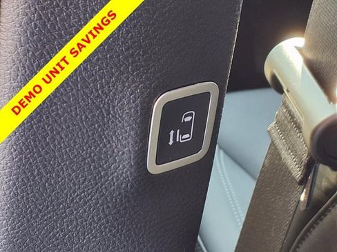 New 2026 Chrysler Pacifica Select image 24