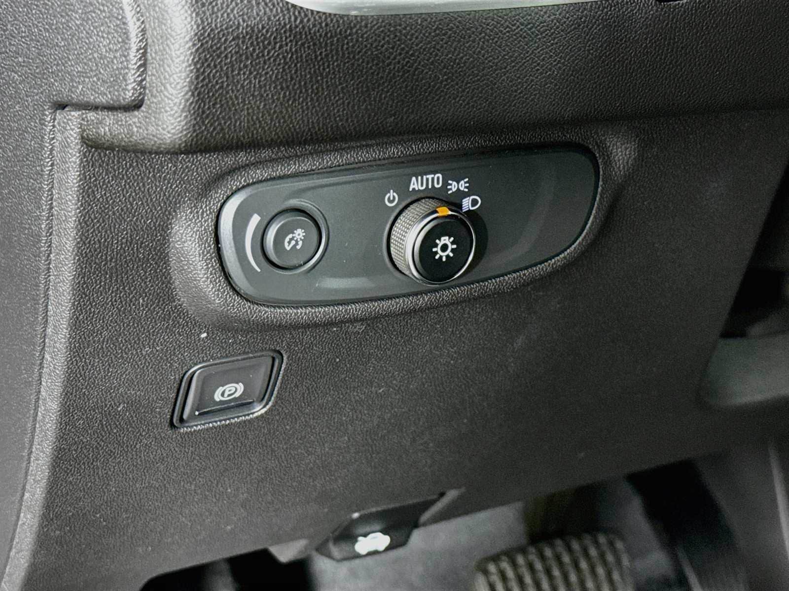 Used 2021 GMC Terrain SLE FWD image 10