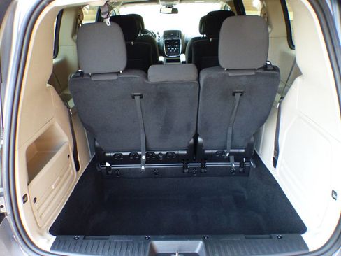 Used 2019 Dodge Grand Caravan SE image 15