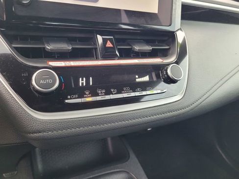 Used 2025 Toyota Corolla SE image 16