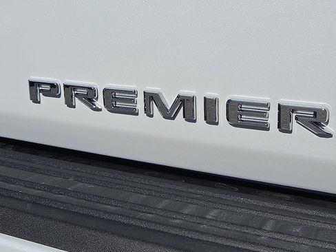 New 2026 Chevrolet Suburban Premier image 9