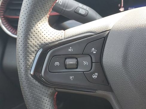 Certified 2025 Chevrolet Trax RS w/ Driver Confidence Package FWD image 21
