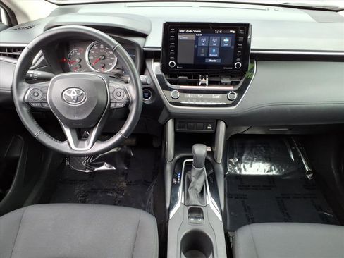 Certified 2022 Toyota Corolla Cross LE image 11