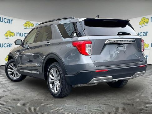 Used 2023 Ford Explorer XLT w/ Equipment Group 202A AWD/4WD image 4