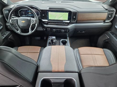 Used 2024 Chevrolet Silverado 1500 High Country w/ Technology Package AWD/4WD image 15