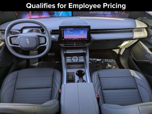 New 2026 Lincoln Nautilus Reserve w/ Jet Appearance Package AWD/4WD image 9
