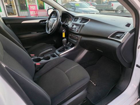 Used 2016 Nissan Sentra S image 4
