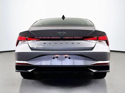 Used 2023 Hyundai Elantra SEL w/ Cargo Package image 6