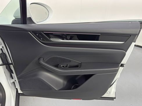 Used 2025 Porsche Macan 4 Electric image 49