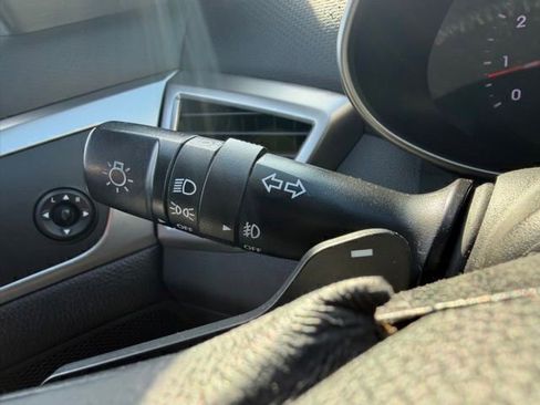 Used 2012 Hyundai Veloster w/ Style Pkg FWD image 14