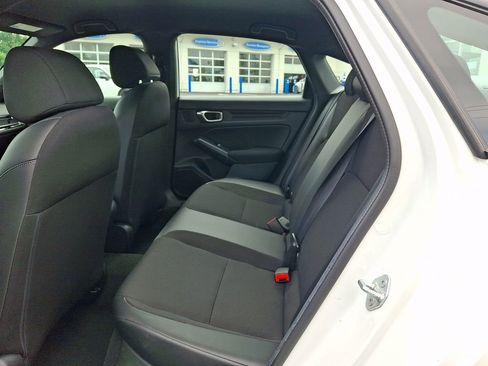 Used 2023 Honda Civic Sport image 13