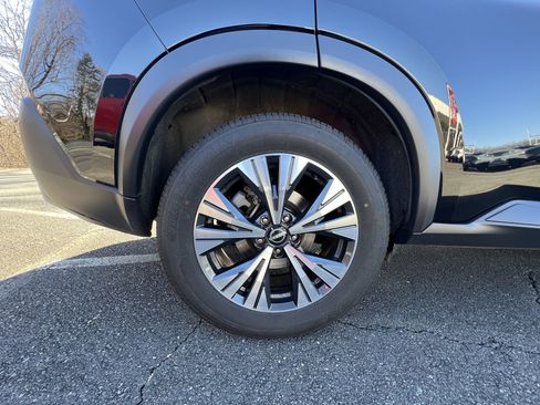 Certified 2023 Nissan Rogue SV image 13