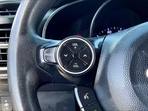 Used 2018 Kia Soul + FWD image 23