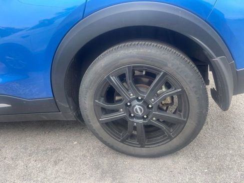 Used 2023 Nissan Kicks SR FWD image 11