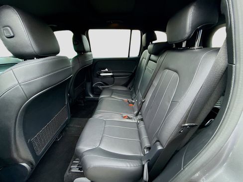 Used 2021 Mercedes-Benz GLB 250 GLB 250 w/ Premium Package image 21