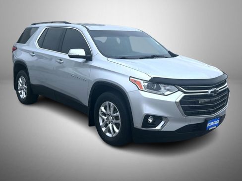 Used 2021 Chevrolet Traverse LT image 3