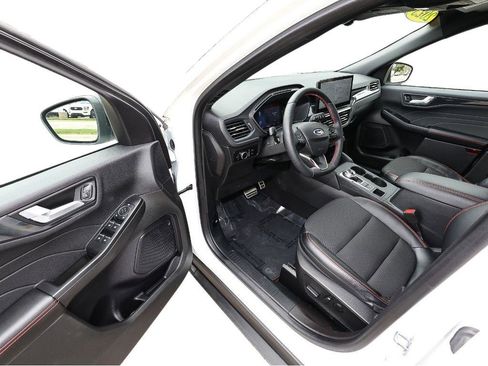 Used 2023 Ford Escape ST-Line w/ Tech Pack #1 AWD/4WD image 11