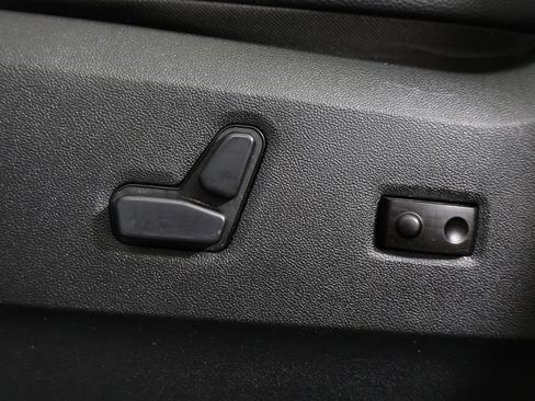 Used 2020 Dodge Grand Caravan SXT FWD image 29