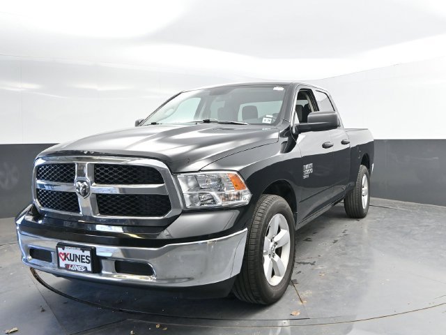 Used 2024 RAM 1500 Classic SLT AWD/4WD image 7