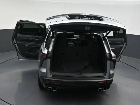 Used 2025 Chevrolet Traverse LT w/ Midnight/Sport Edition FWD image 37