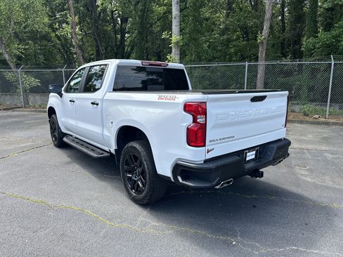Used 2025 Chevrolet Silverado 1500 LT Trail Boss w/ Convenience Package II AWD/4WD image 5
