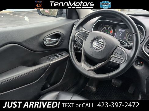 Used 2019 Jeep Cherokee Latitude Plus w/ Cold Weather Group image 21