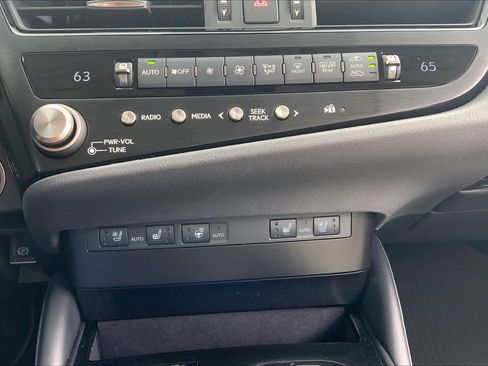 Used 2025 Lexus ES 350 w/ Premium Package FWD image 32