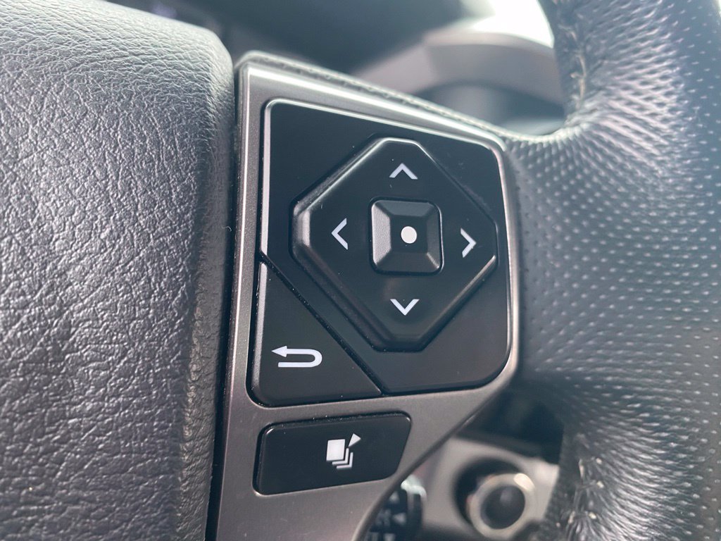 Used 2018 Toyota Tacoma SR5 AWD/4WD image 27