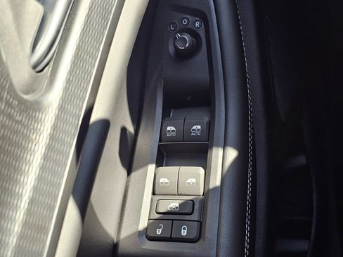 New 2025 Jeep Grand Cherokee L Laredo image 17