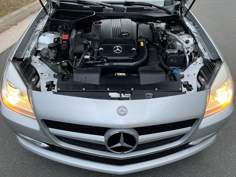 Used 2013 Mercedes-Benz SLK 250 image 27