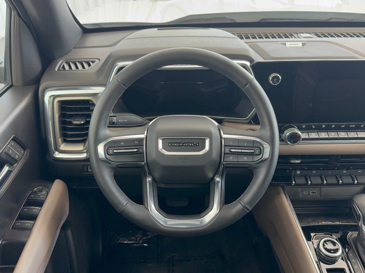 Used 2025 GMC Canyon Denali AWD/4WD image 10