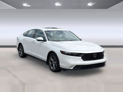Used 2024 Honda Accord EX image 7