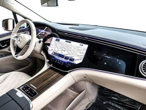 New 2026 Mercedes-Benz EQS 550 4MATIC SUV image 5