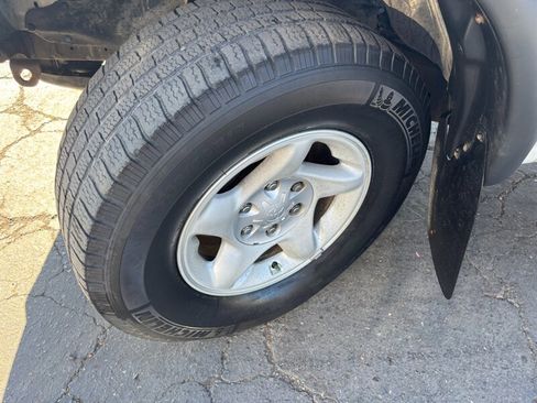 Used 2002 Toyota Tacoma PreRunner image 17