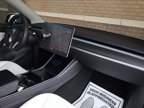 Used 2020 Tesla Model Y Long Range AWD/4WD image 30