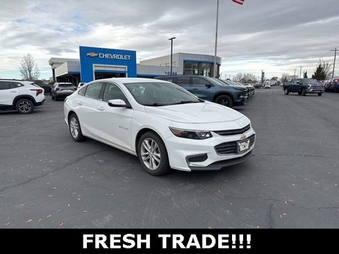 Used 2018 Chevrolet Malibu LT image 1