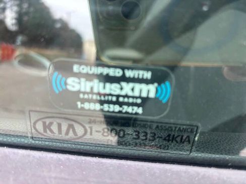 Used 2018 Kia Soul + image 13