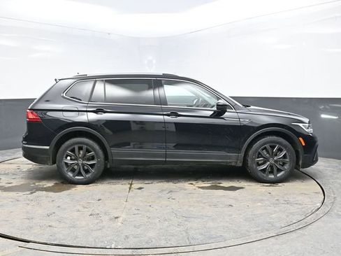 Used 2022 Volkswagen Tiguan SE image 8