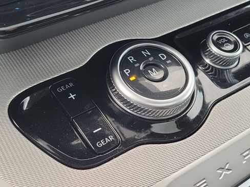 Certified 2025 Ford Expedition Active AWD/4WD image 19