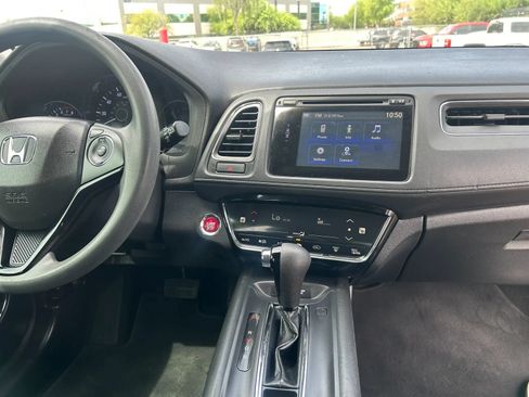Used 2018 Honda HR-V EX image 18