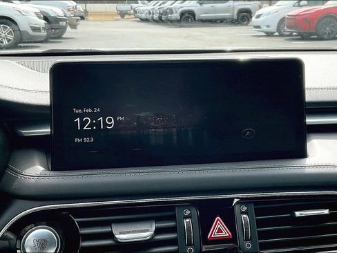 Used 2023 Genesis G70 2.0T image 21