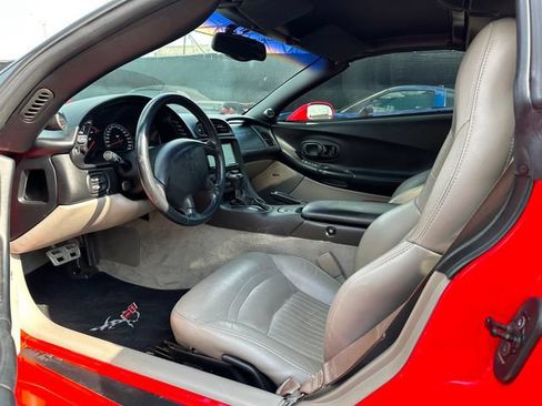 Used 2004 Chevrolet Corvette Coupe w/ Preferred Equipment Group RWD image 8