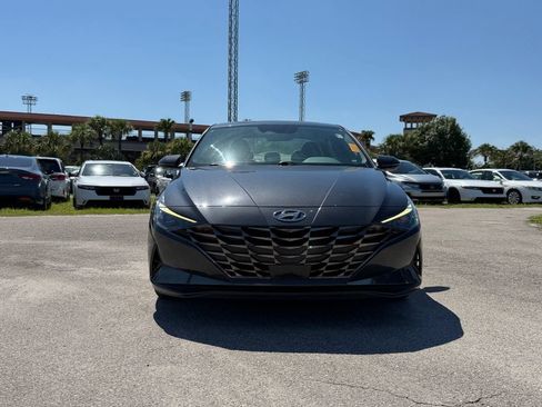Used 2022 Hyundai Elantra SEL w/ Convenience + Premium Package FWD image 3